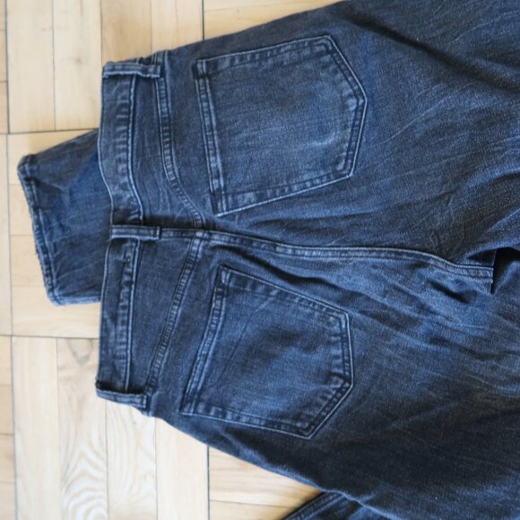 Abercrombie - Curve Love Ultra High Rise Ankle Straight Jean - Picture 7 of 7